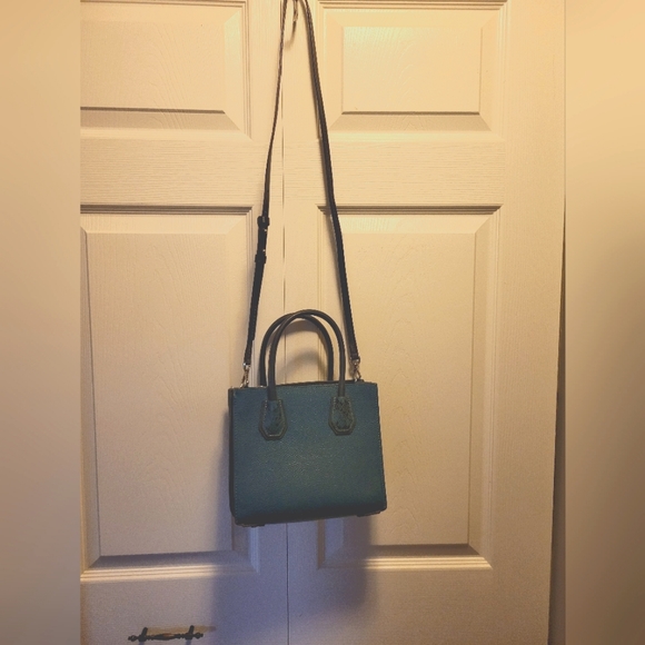 Michael Kors Small Leather crossbody bag - Picture 2 of 8